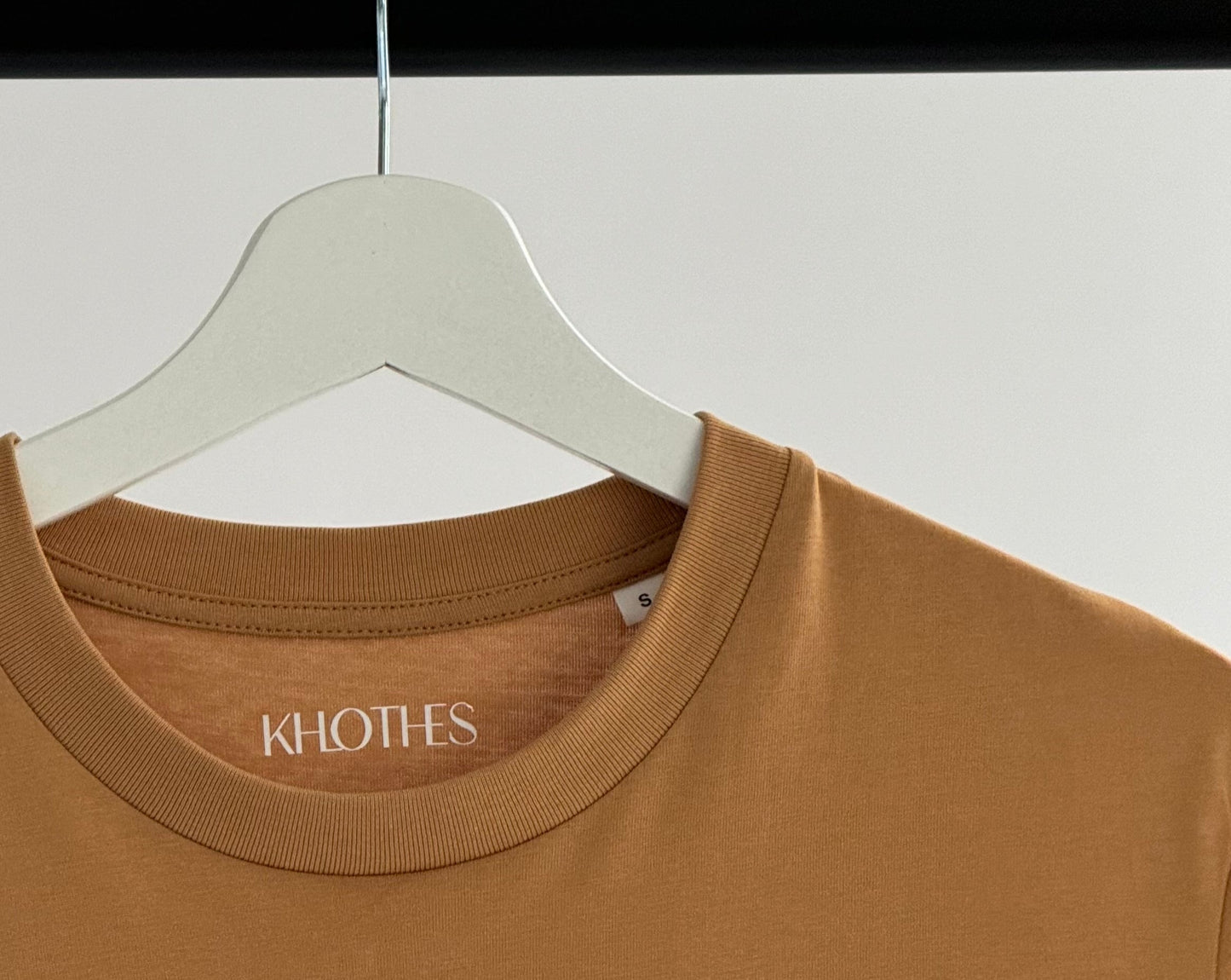 T-SHIRT BEIGE KHLOTHES