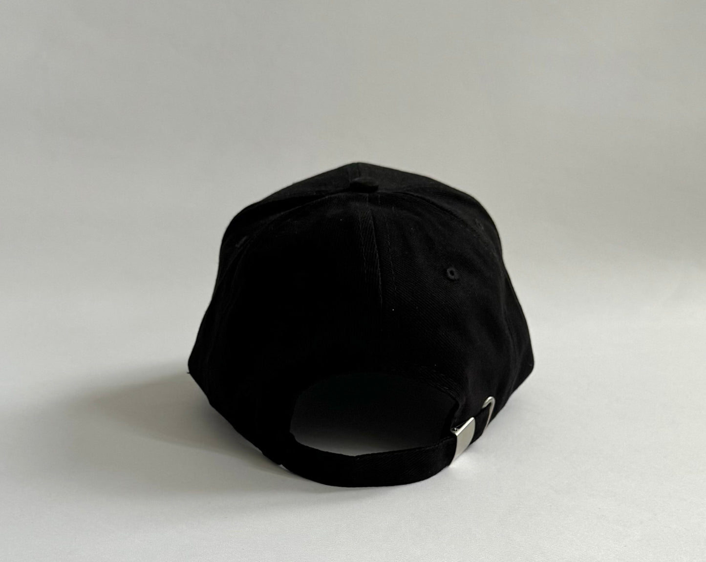 CASQUETTE NOIRE KHLOTHES