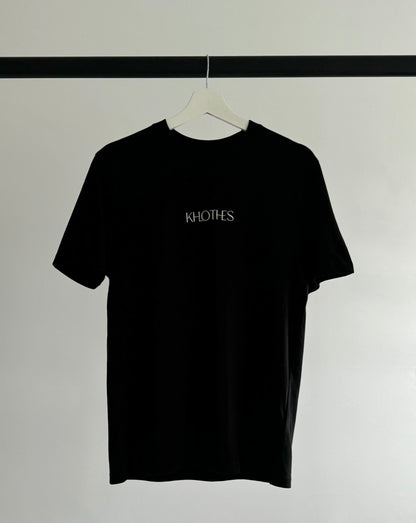 T-SHIRT NOIR KHLOTHES (absence d’étiquette)