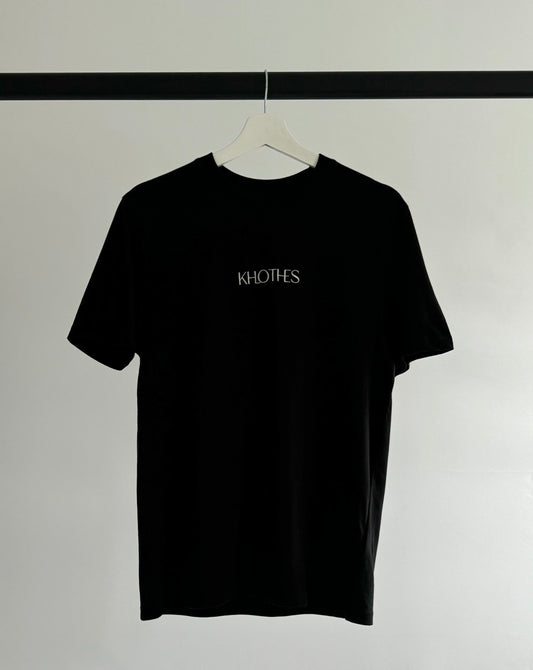 T-SHIRT NOIR KHLOTHES (absence d’étiquette)